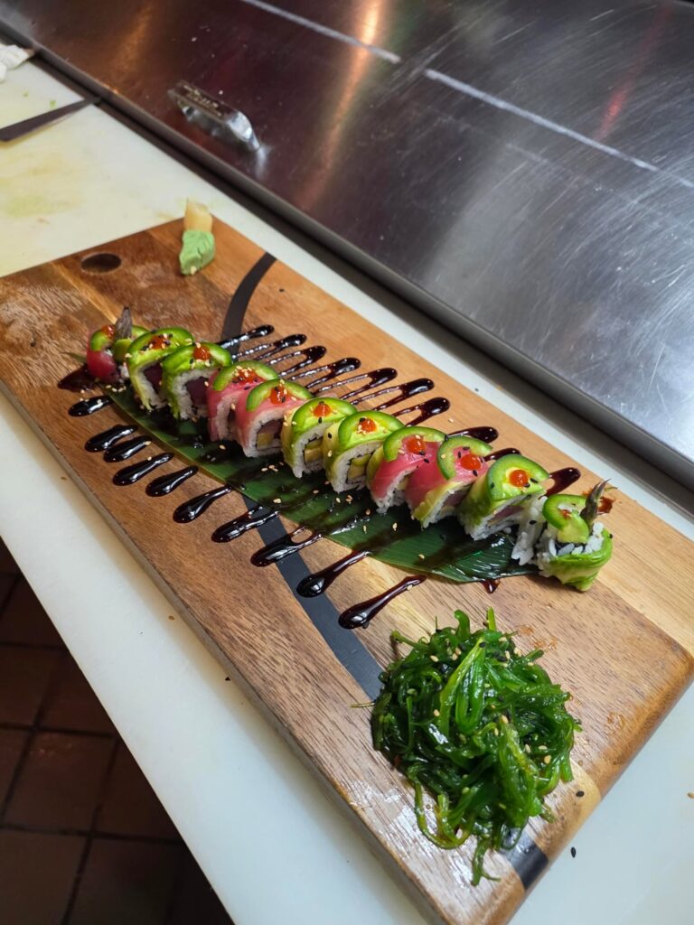 Desperately slow night, but got all order for an omakase roll