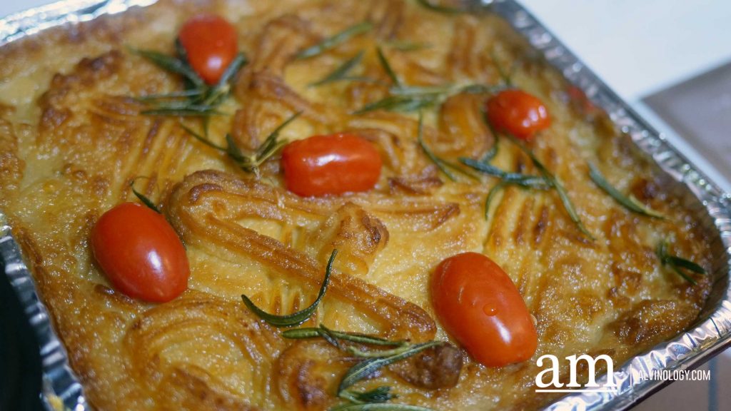 [Review] Rasel Catering's Halal Christmas Menu Brings Comfort and Joy to Singaporean Tables with KITKAT Desserts and Free Festive Blind Boxes - Alvinology