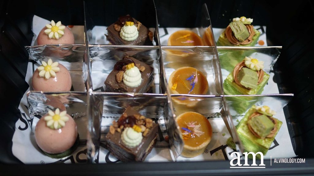 [Review] Rasel Catering's Halal Christmas Menu Brings Comfort and Joy to Singaporean Tables with KITKAT Desserts and Free Festive Blind Boxes - Alvinology