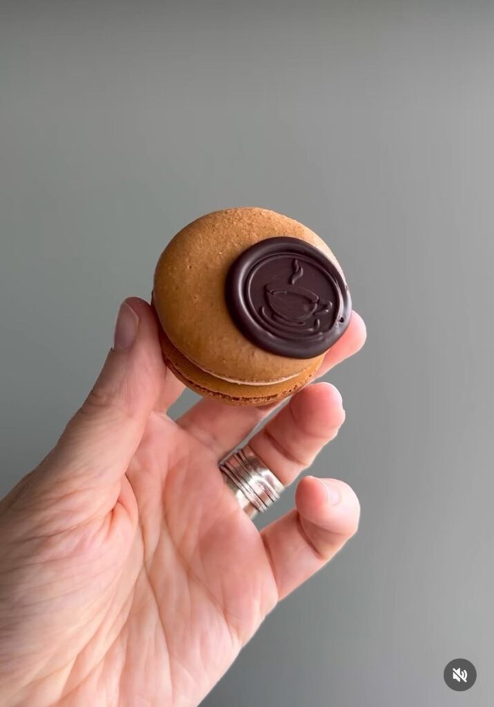 Stamping on macarons Stamping on macarons