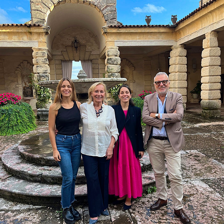  Marilisa Allegrini with daughters Carlotta, left, and Caterina, right, with their father, Giancarlo Mastella