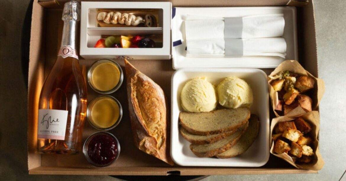 LA’s Best Vegan Thanksgiving Feast Comes Courtesy of a French Bakery LA’s Best Vegan Thanksgiving Feast Comes Courtesy of a French Bakery