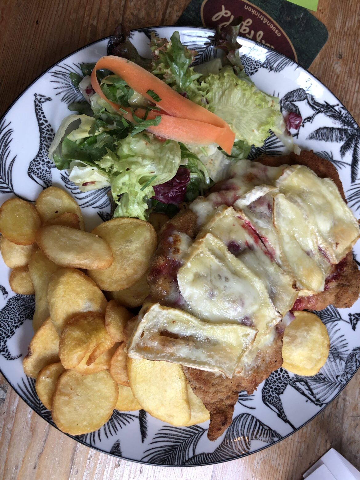 Schnitzel mit Camembert Käse