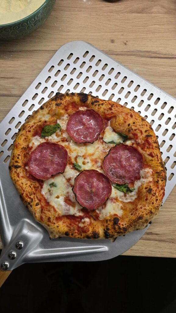 Simple salame pizza Simple salame pizza