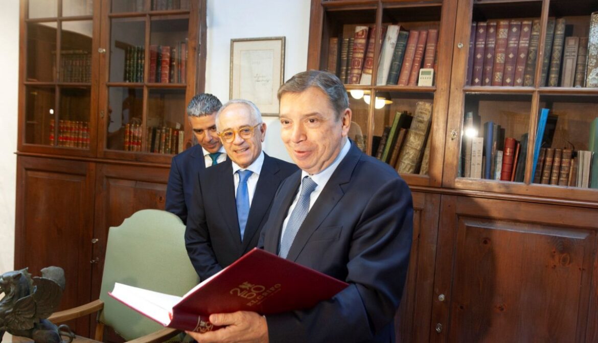 El Grifo Winery celebrates its 250th anniversary with a visit from the Minister of Agriculture El Grifo Winery celebrates its 250th anniversary with a visit from the Minister of Agriculture