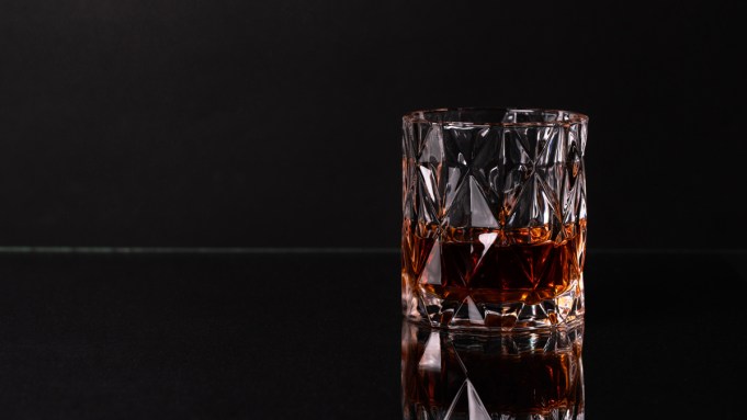 How Make a Whisky-Walnut Cocktail How Make a Whisky-Walnut Cocktail