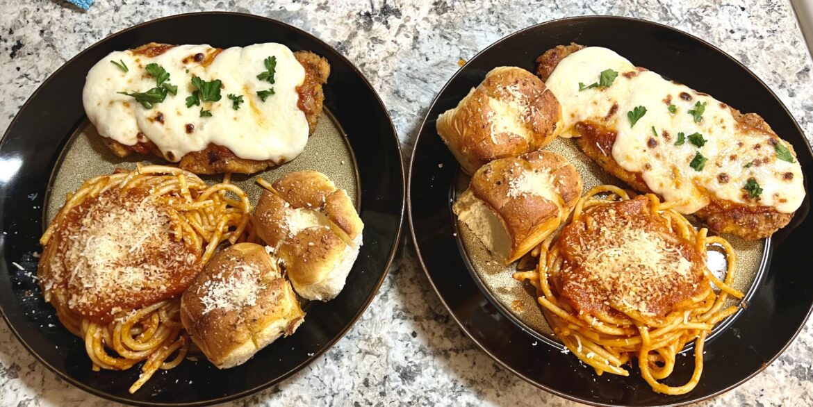 [Homemade] Chicken parm w/ pasta and garlic bread.