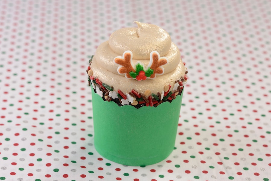 Deer Holly-day Cupcake
