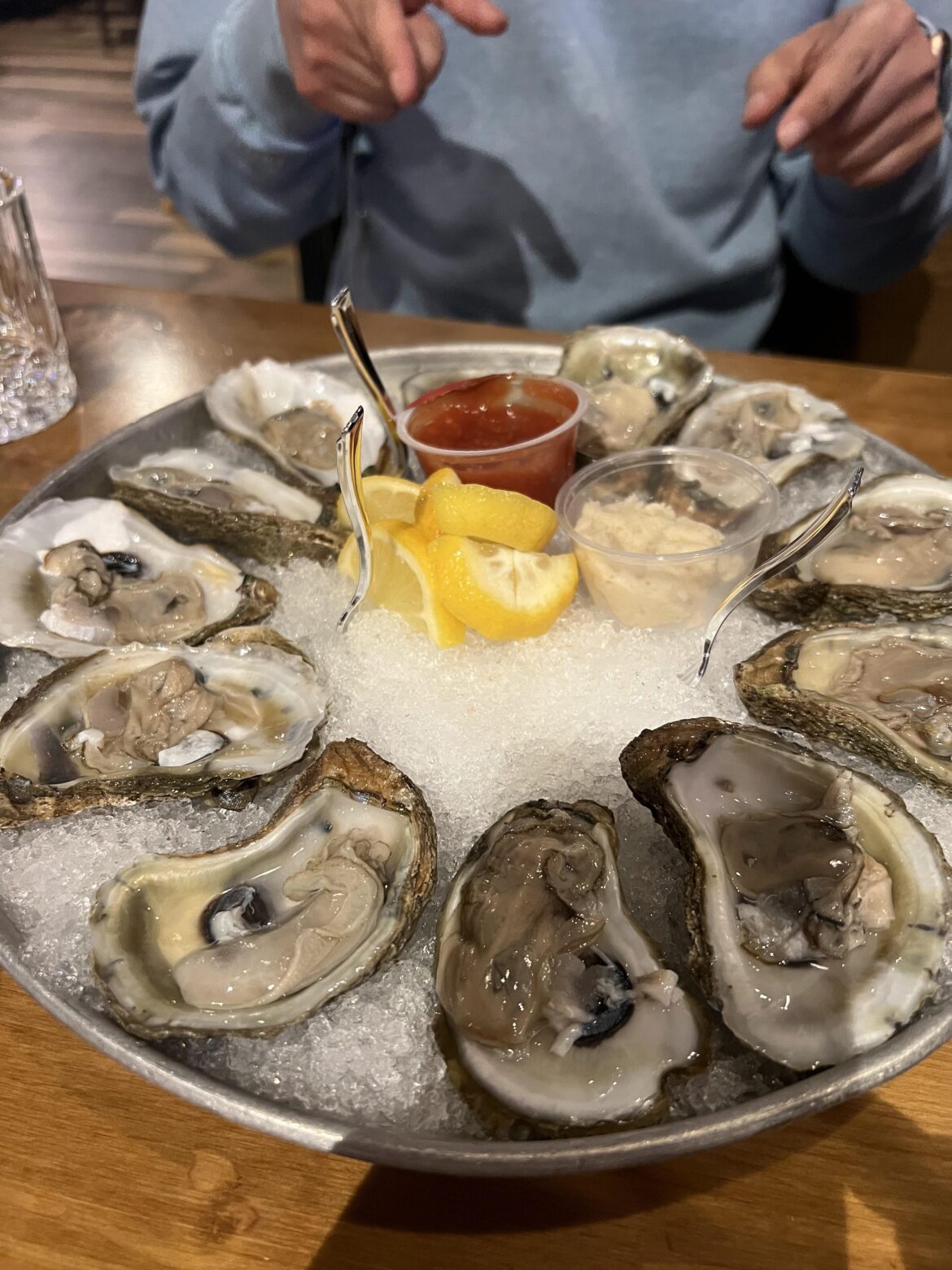 $1 oysters on a Wednesday at Juicy Seafood, Miami