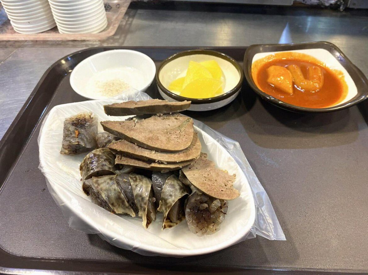 white girl tried sundae for the first time