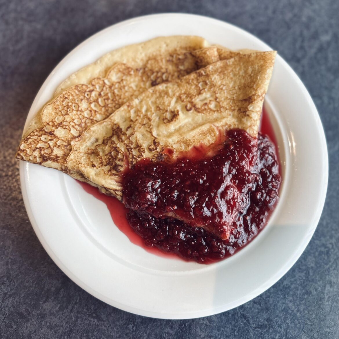 Sunday pancakes with jam