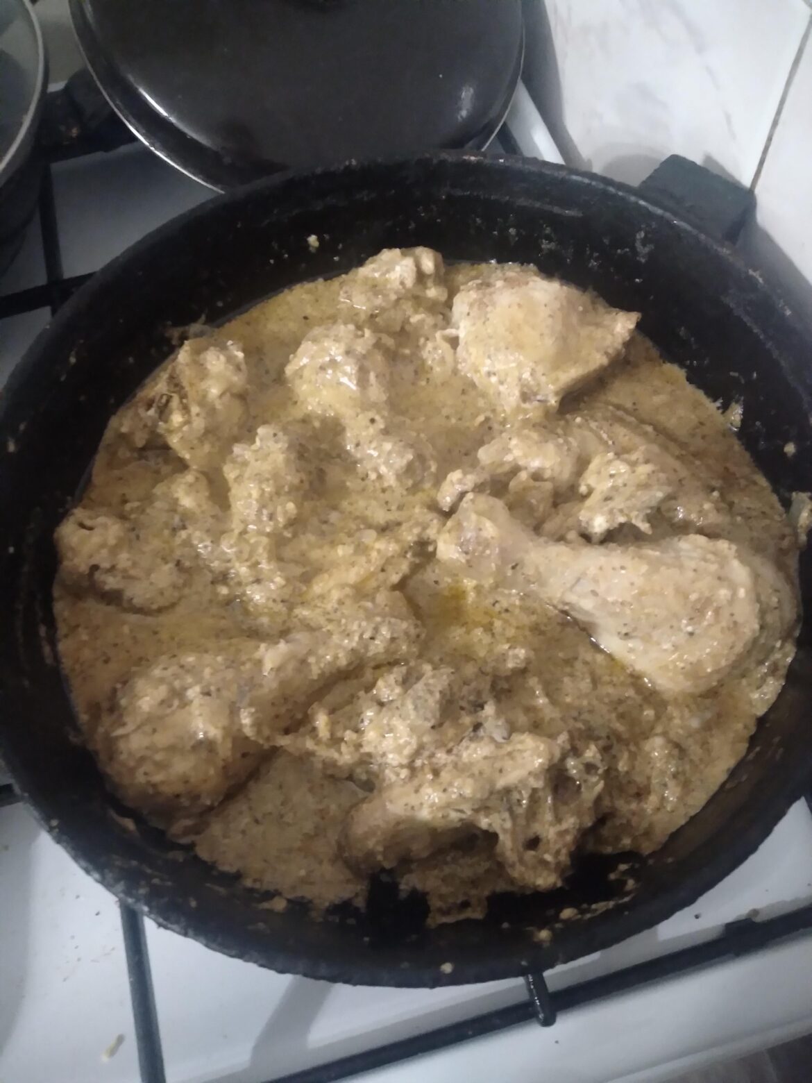 Me and dad made some exquisitely shitty slop while drunk on 3 liters of beer. Though it is not apparent, we added a shitton of chili sauce and sour cream. Also added some chicken broth as well cuz recipe (which we maimed) demanded chicken broth as foundation for the sauce