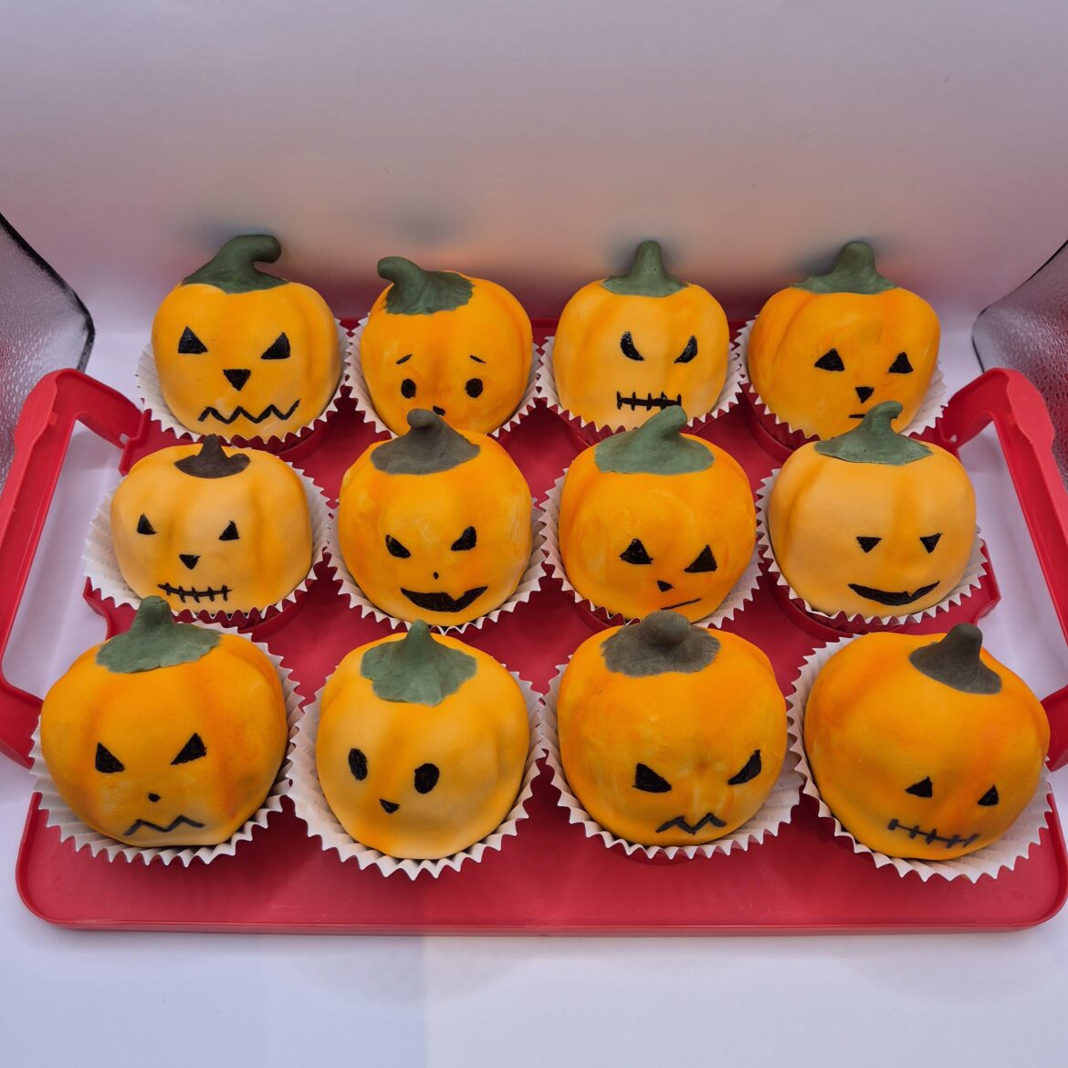 Pumpkin cupcakes for the office 🎃