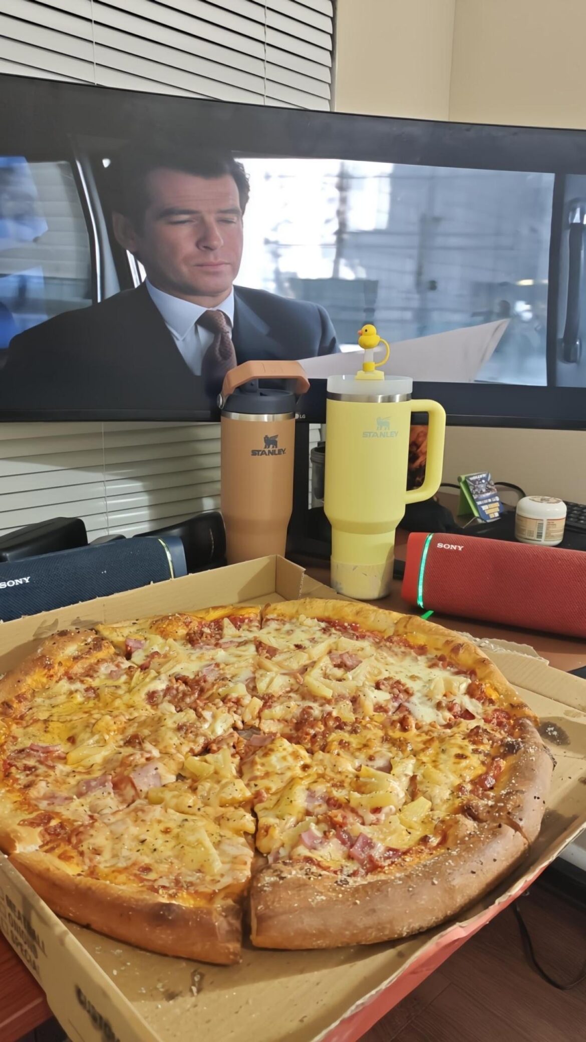 Pizza & Bond