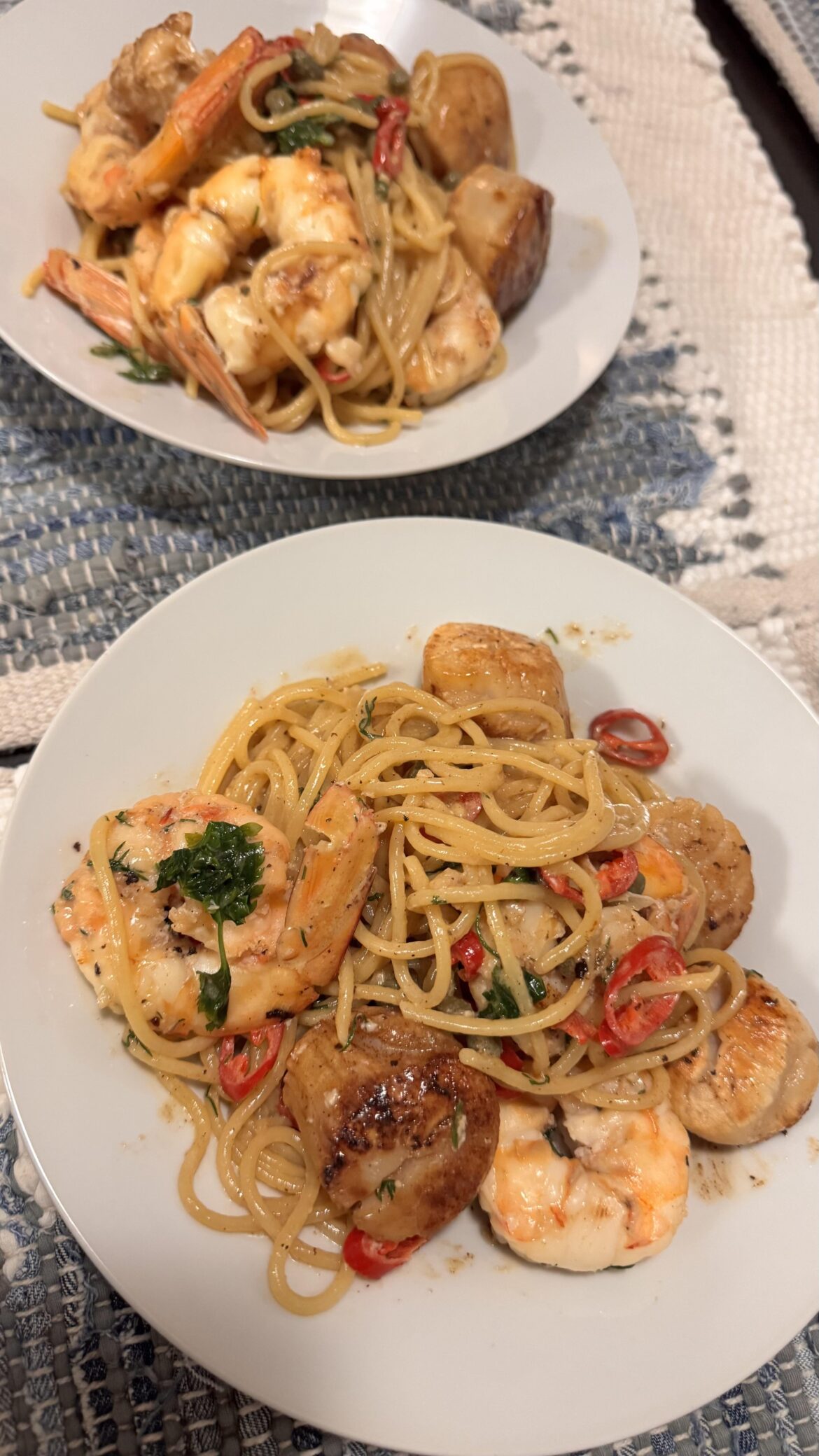 Girlfriend gave me some amazing scollops.. I had the king green prawns for a nice combo!