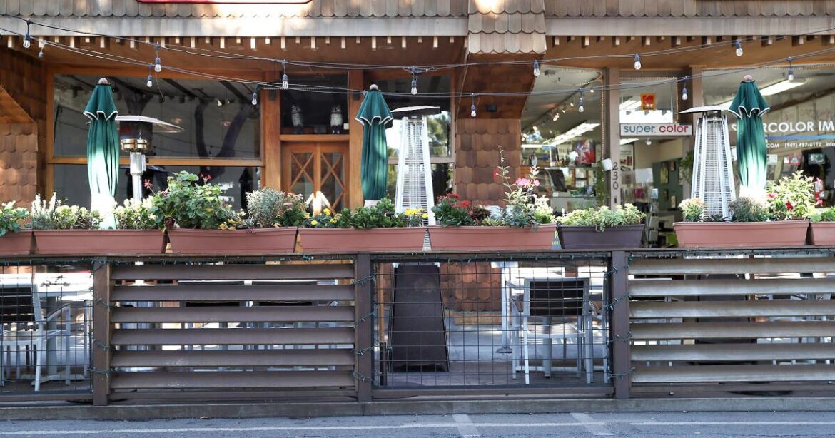 Laguna Beach looking to develop long-term outdoor dining program