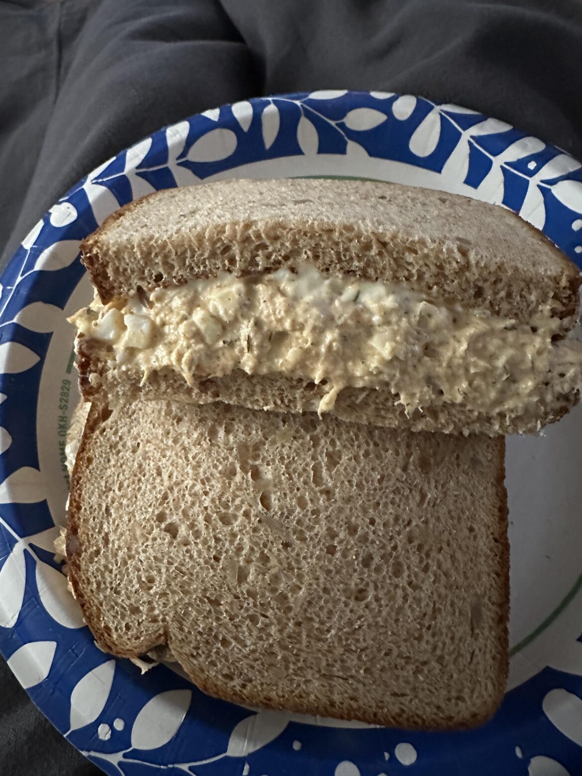 Tuna sandwich on whole grain bread (not a pretty sandwich) advice wanted! Tuna sandwich on whole grain bread (not a pretty sandwich) advice wanted!