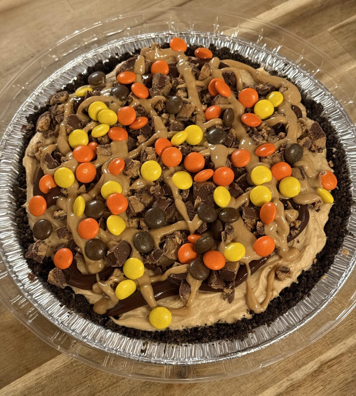 Friendsgiving Peanut Butter Pie