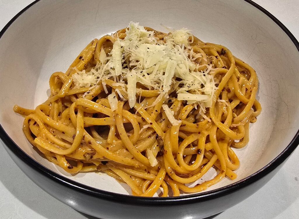 Creamy, Spicy Crispy-Chilli Linguine