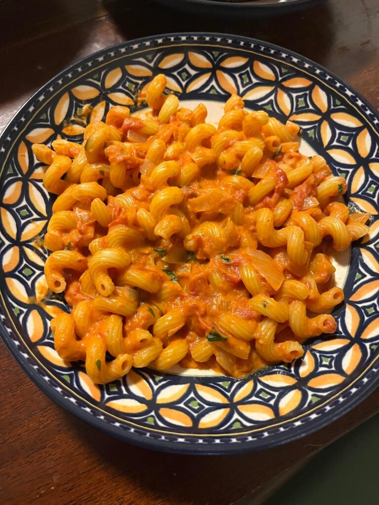 Cavatappi alla vodka, meatballs