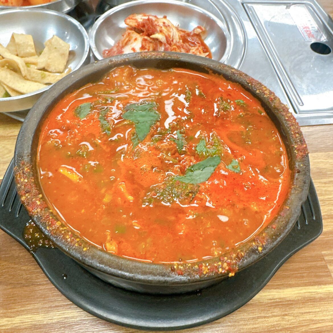 Nothing beats a huge, spicy bowl of Soon-dae Guk (Korean Blood Sausage Soup) on a cold night 🤤 Nothing beats a huge, spicy bowl of Soon-dae Guk (Korean Blood Sausage Soup) on a cold night 🤤