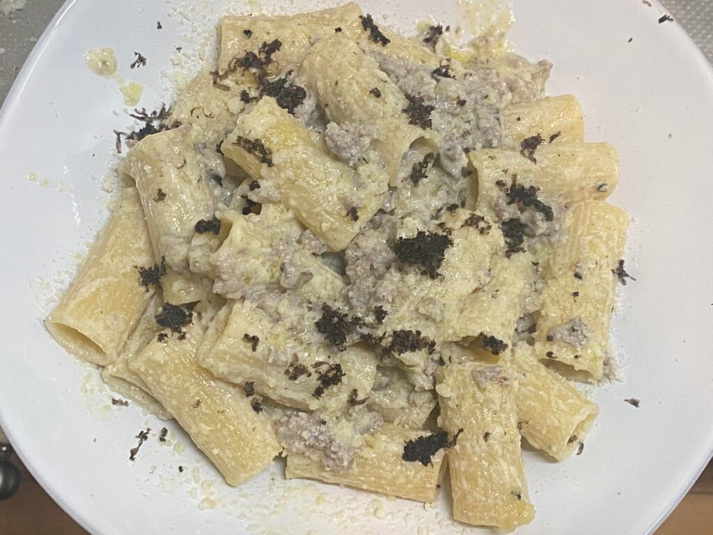 Pasta alla norcina and pasta alla zozzona look contrasting when paired and they’re both rich and luxurious in taste