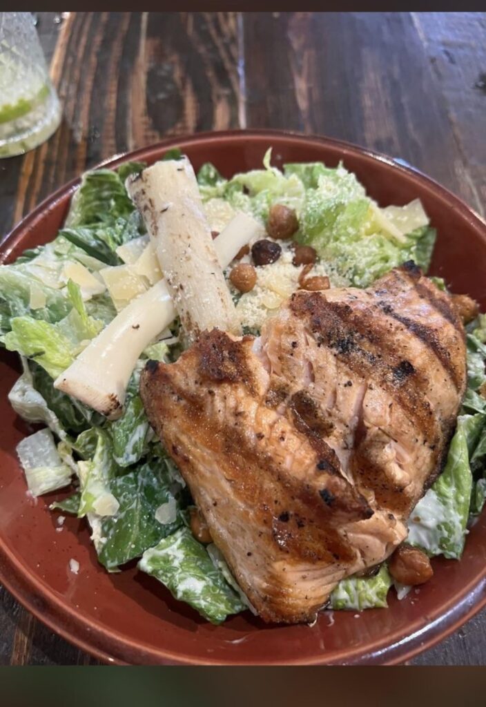 calories in this salmon caesar? 700-800?