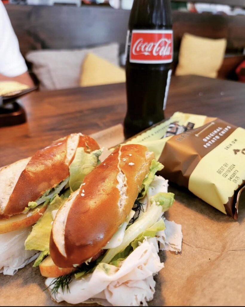 Hannah's Bretzel - The Chicken Marisol