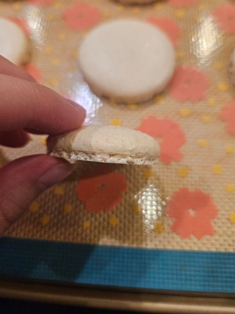 Need help with macaron feet?