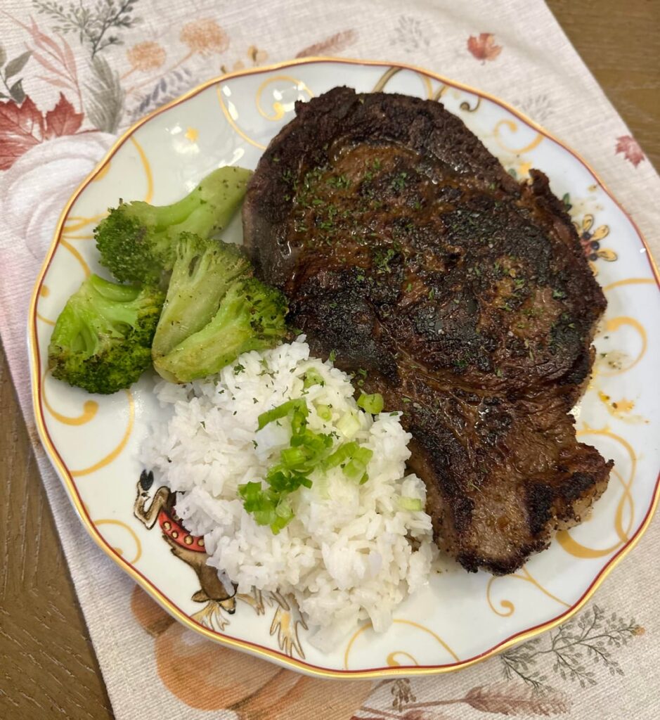 This week's dinners in pictures 😌 cooking meals for my tiny family brings me joy. I'm so excited for thanksgiving.