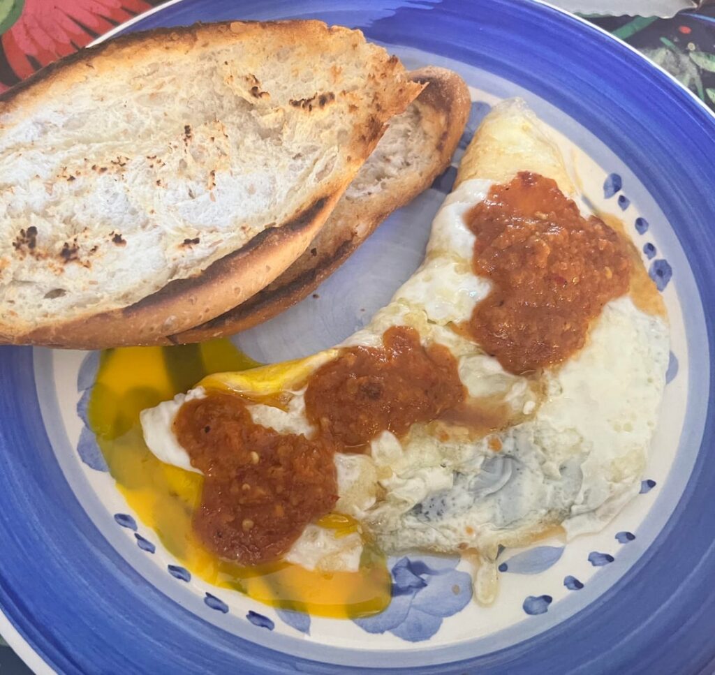 What is the perfect sauce for huevos rancheros?