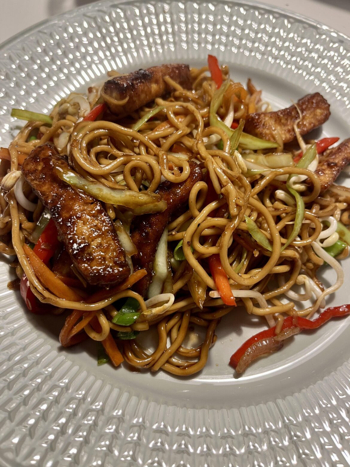 Chow mein with tofu