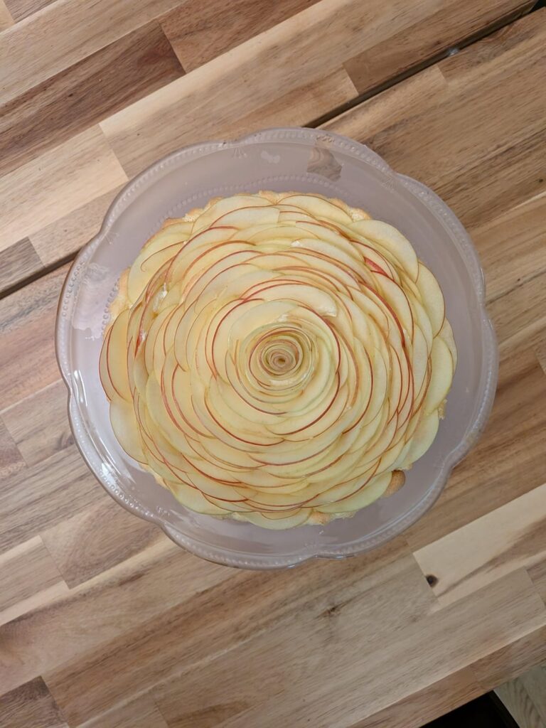 Didn’t think about how I was going to cut this thing until after I finished decorating it Didn't think about how I was going to cut this thing until after I finished decorating it