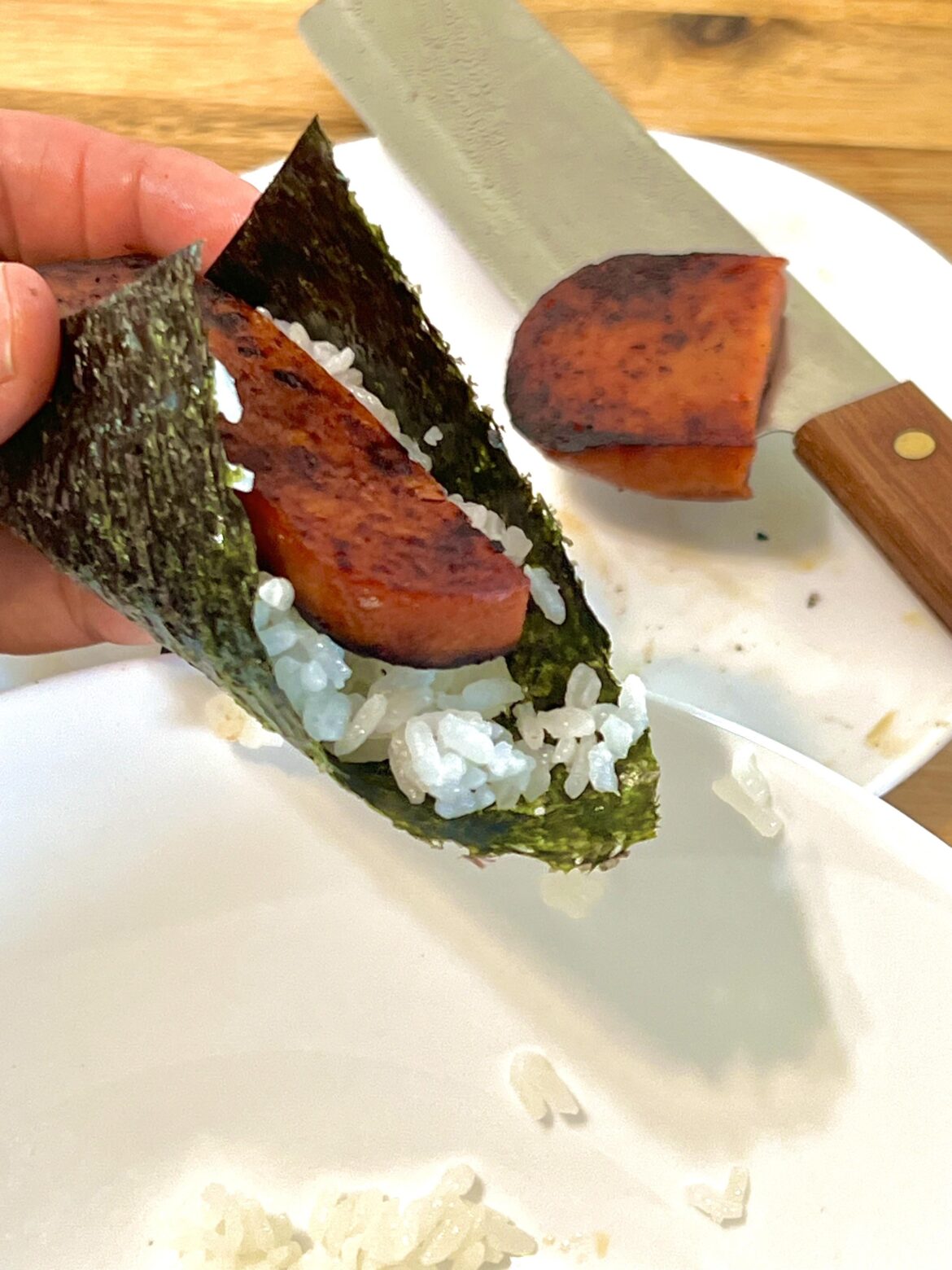 easy lunch if you don’t want to wrap musubis. just use seaweed like a tortilla for ‘sopes’