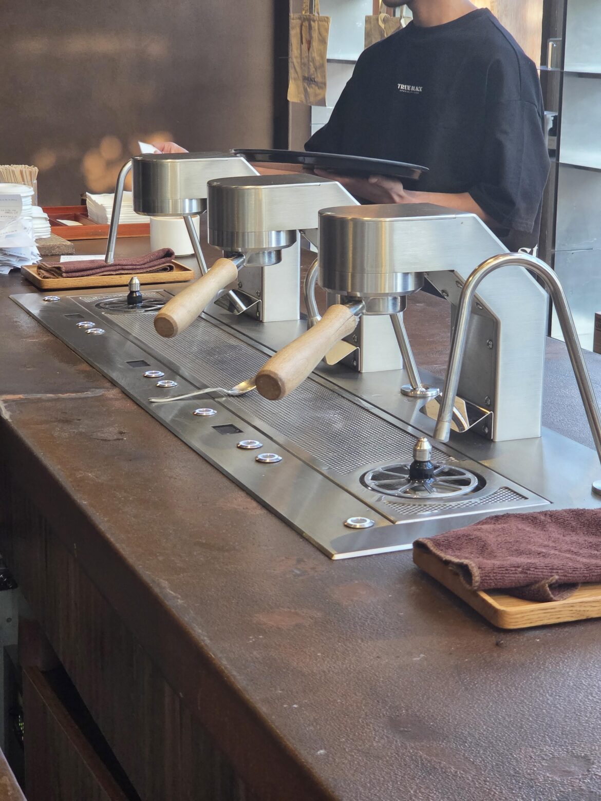 This might be the coolest thing I've seen [True Black - Hyderabad, India]