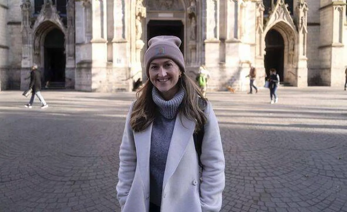 Amy Jones in France, Lille