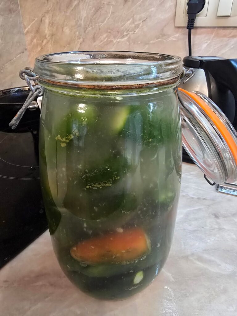 Chili fermentation for a sauce