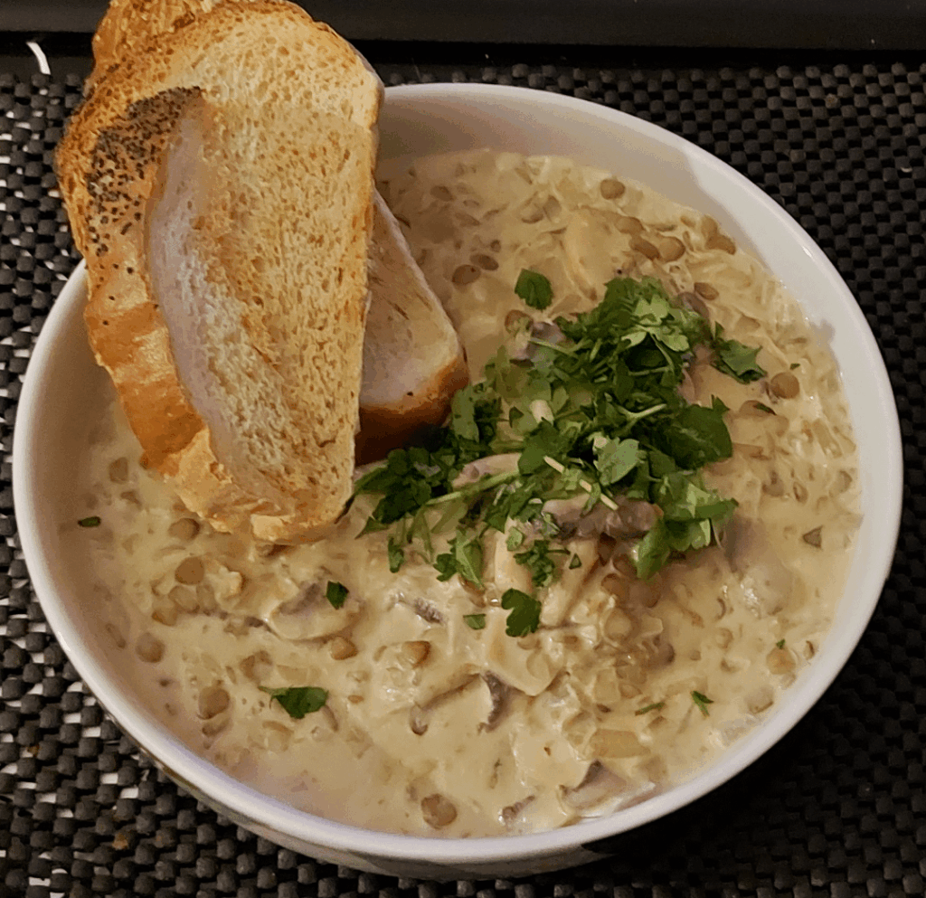 Mushroom stroganoff with green lentils