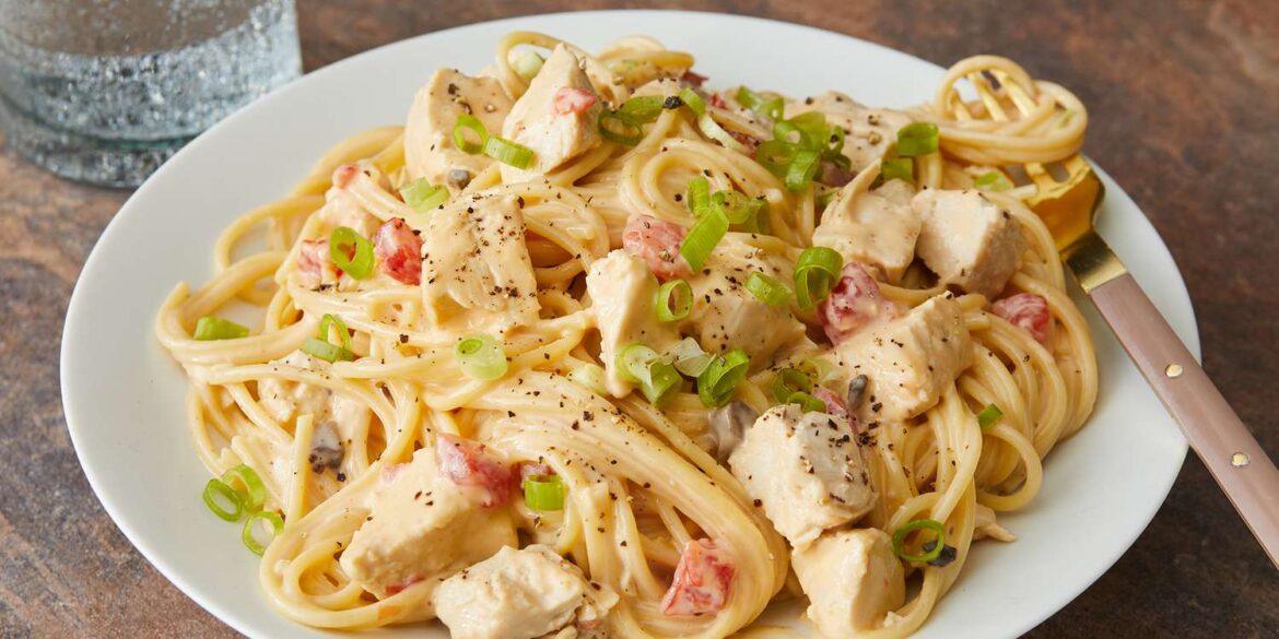 15 Easy Dinners That Start With a $1 Box of Spaghetti 15 Easy Dinners That Start With a $1 Box of Spaghetti