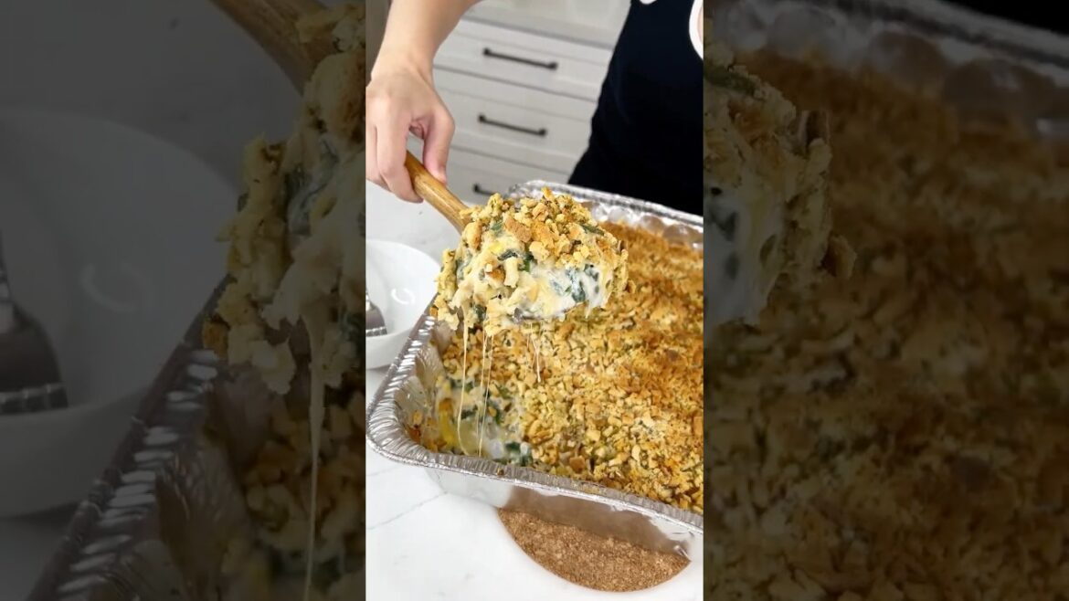 Easy side dish everyone will love! #recipe #easyrecipe #greenbeans #thanksgiving #sidedish Easy side dish everyone will love! #recipe #easyrecipe #greenbeans #thanksgiving #sidedish