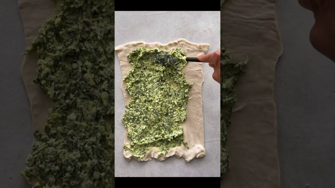Spinach & Cheese Pinwheels (Easy Puff Pastry Appetizer!)