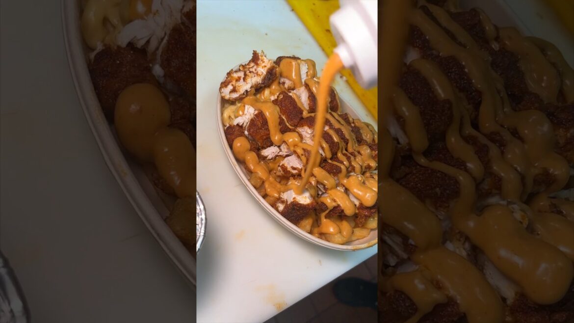 We’re addicted to the HALF FRIES HALF MACNCHEESE HOT CHICKEN from Fluffies in NJ & NYC!#DEVOURPOWER