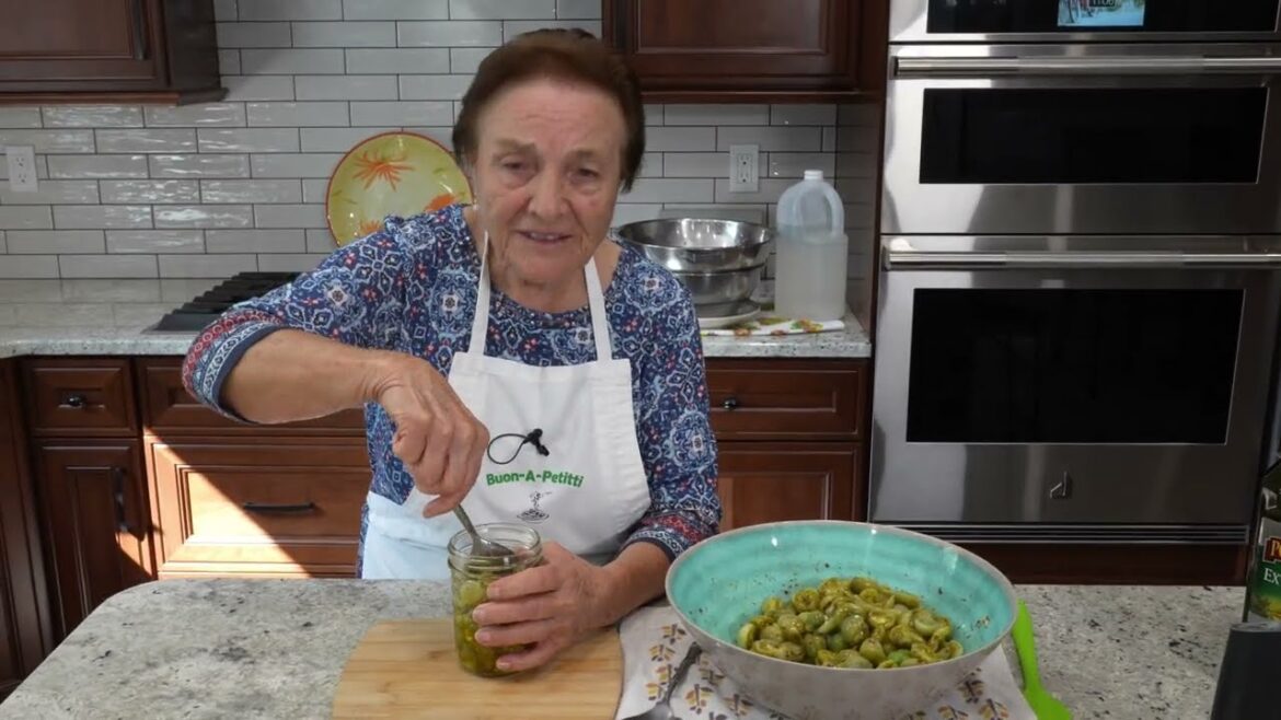 Italian Grandma Makes Pickled Green Tomatoes in Olive Oil