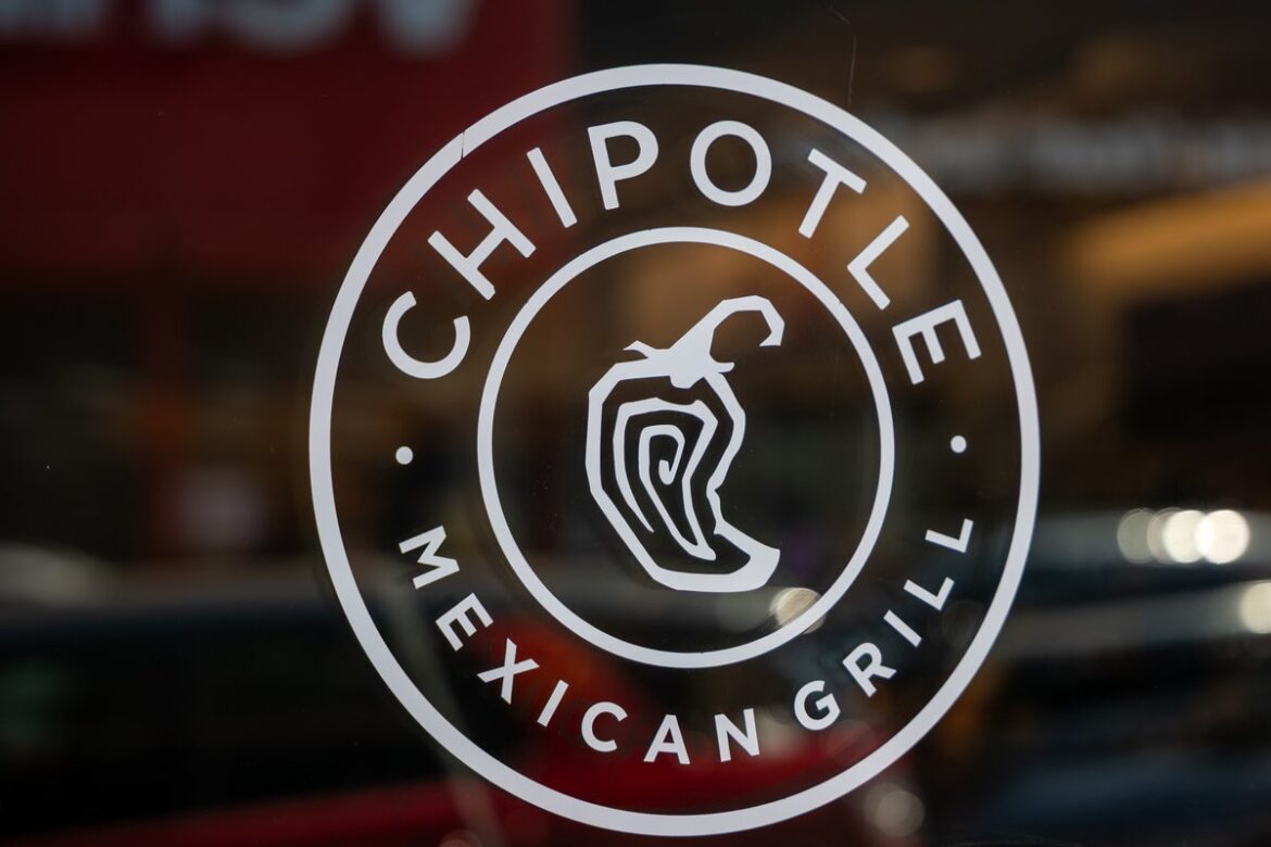 NYC woman sues Chipotle and DoorDash, claiming she ‘bit into a rodent’ in her burrito bowl NYC woman sues Chipotle and DoorDash, claiming she ‘bit into a rodent’ in her burrito bowl