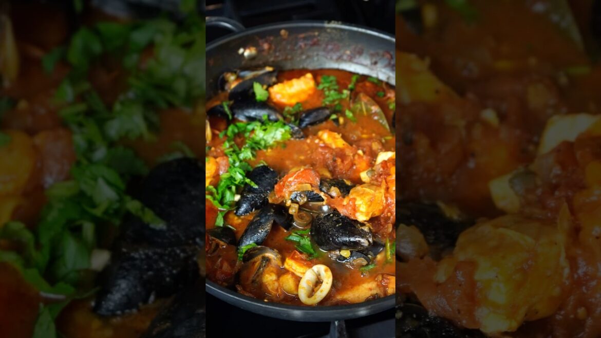 20-Minute Cioppino That Tastes Like a $40 Restaurant Meal #shorts #recipe