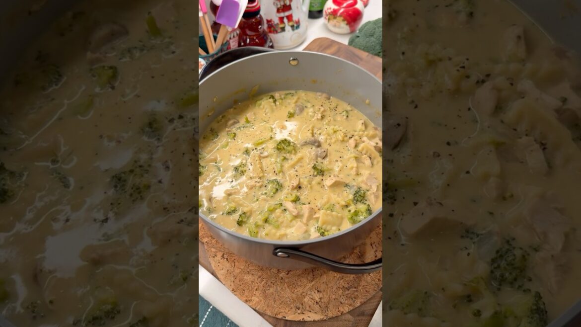 Can’t stop making this Chicken Broccoli Alfredo Soup ♨️ #easyrecipe #shorts