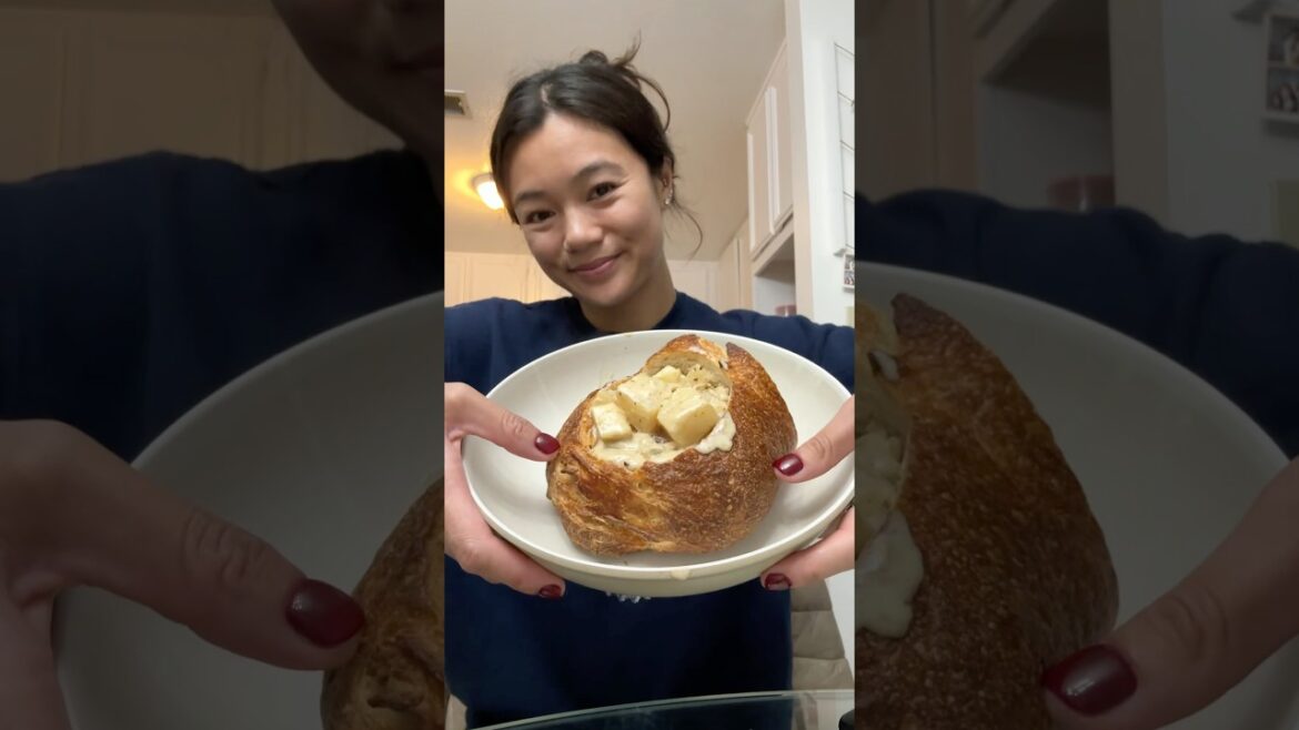 Make Clam Chowder Bread Bowls With Me !!