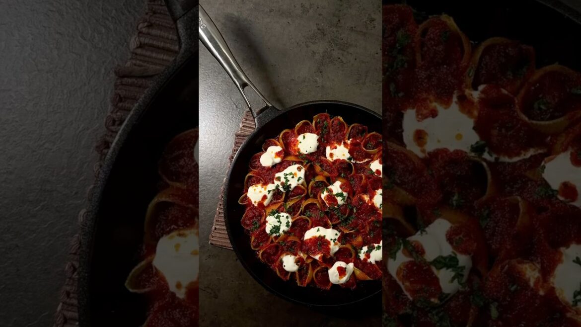 Meatstuffed pasta with yoghurt and mintbutter #manti #stuffedpasta Meatstuffed pasta with yoghurt and mintbutter #manti #stuffedpasta