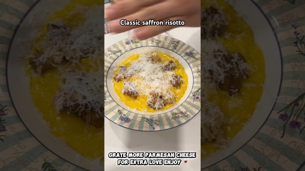 Creamy dreamy saffron risotto #shorts