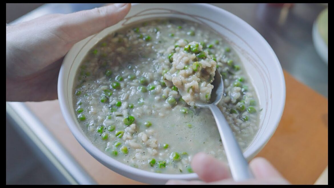 It's not risotto, it's not soup - it's both! The Venetian classic Risi e Bisi